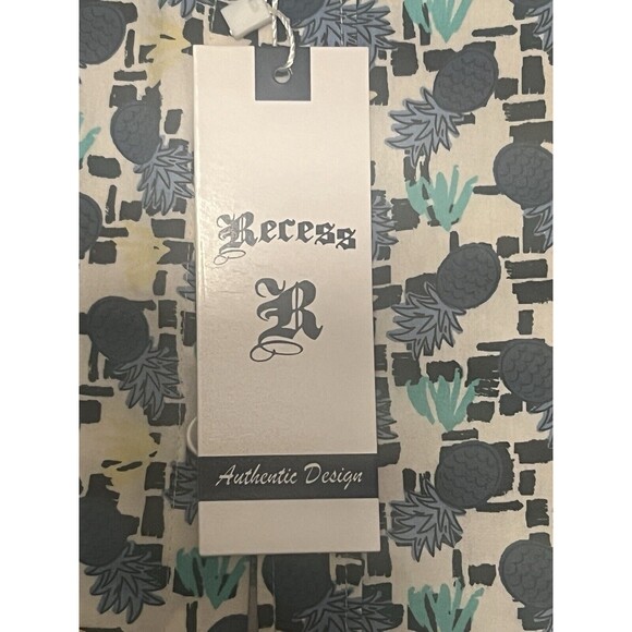 Recess Pineapples Summer Button Down Short Sleeve Men's Medium Slim Fit NWT New - Picture 5 of 8